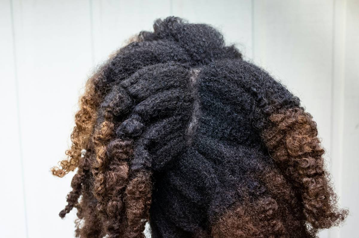 Comparison of green hair care methods using organic ingredients